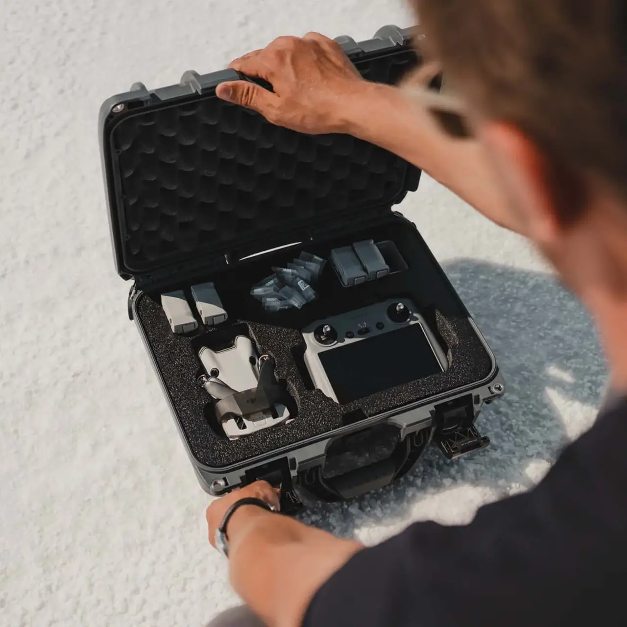 JunZhiJia cases are designed with precision-cut foam inserts, ensuring your drone and its accessories are securely held in place, minimizing movement during transport.