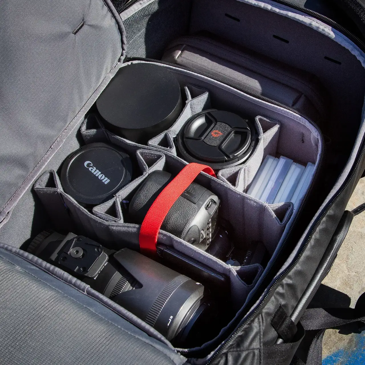 Ergonomically designed with adjustable straps and padded support, JunZhiJia bags and backpacks offer comfort during extended use. This focus on user comfort ensures you can transport your gear without unnecessary strain.