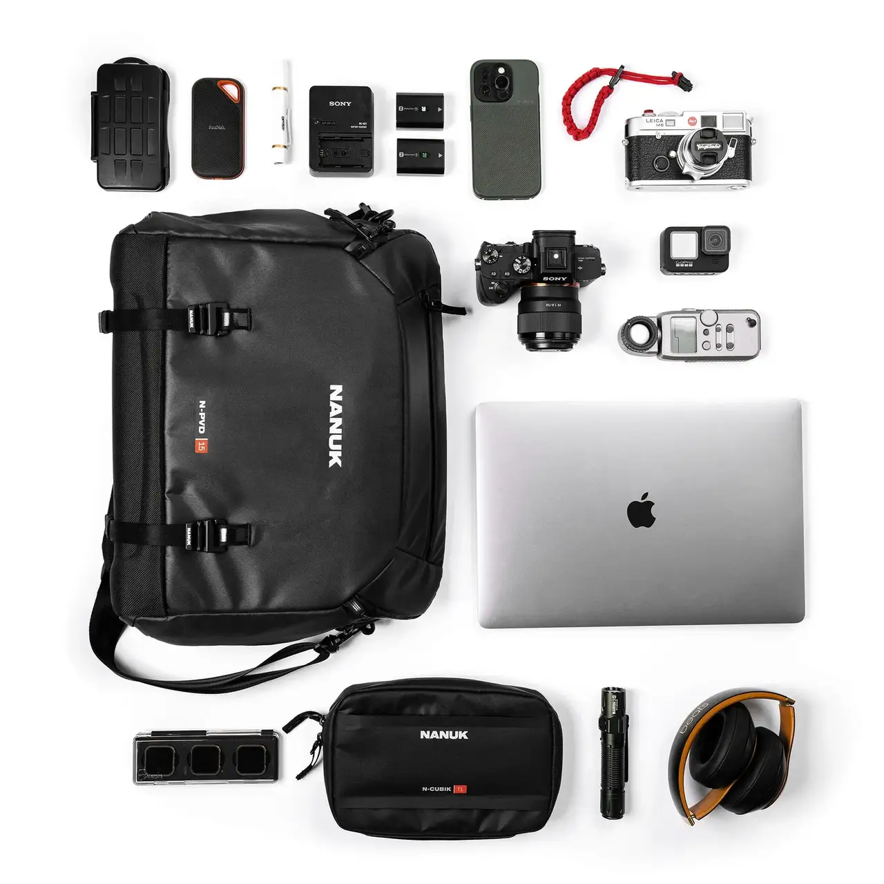 Compact, lightweight and entirely padded, the JunZhiJia N-PVD messenger bag
