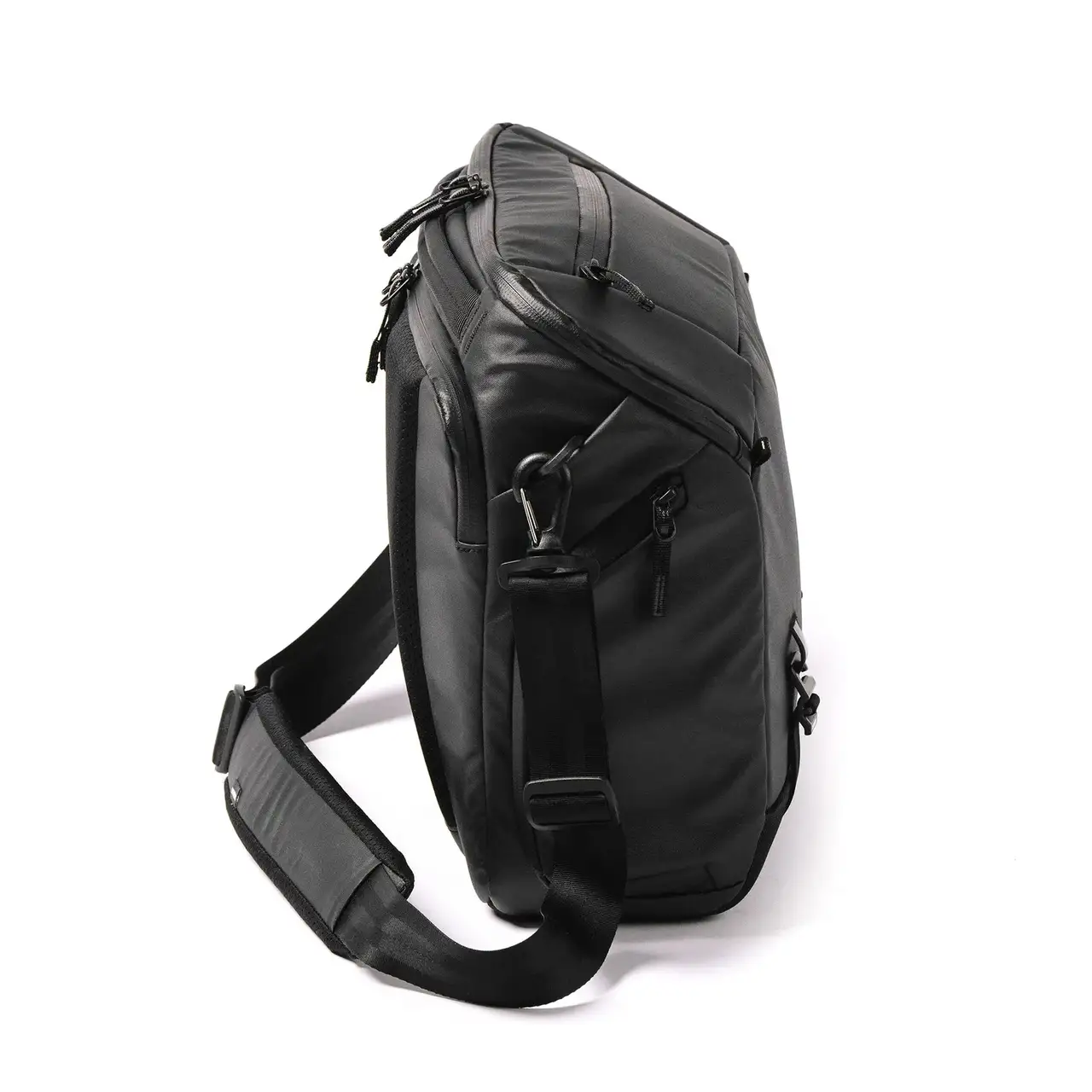 Compact, lightweight and entirely padded, the JunZhiJia N-PVD messenger bag