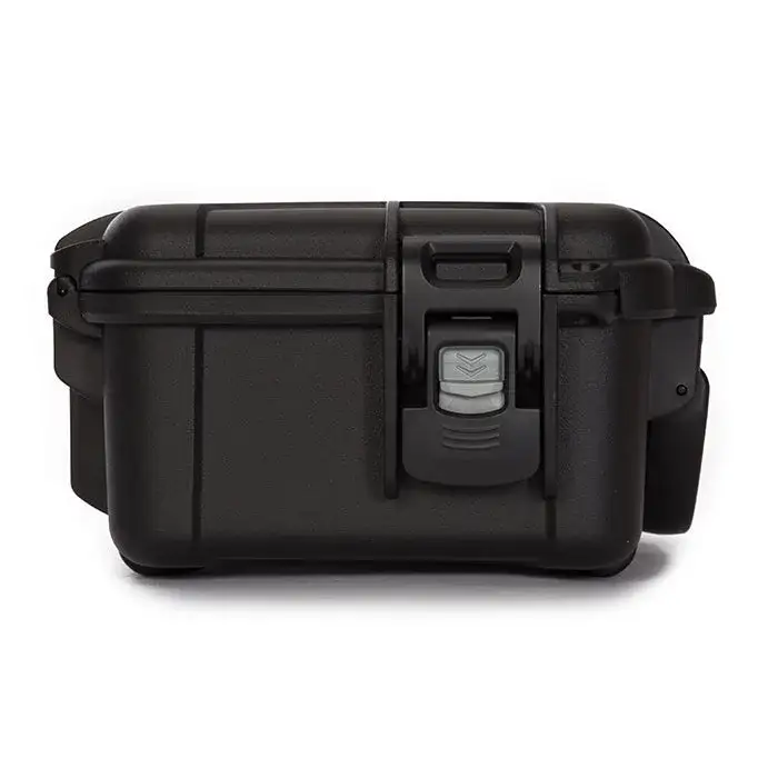 With JunZhiJia’s exclusive locking and latching system, your case stays shut and secured until you are ready to open it.