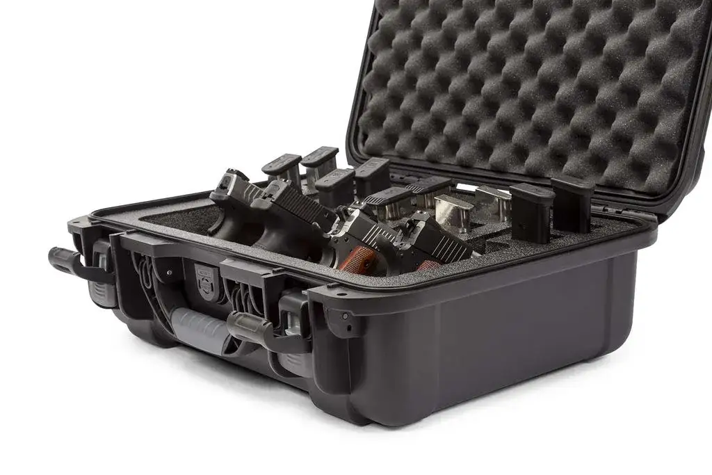 Built to organize, protect, carry and survive tough conditions, the JunZhiJia 925 waterproof hard case is impenetrable and indestructible with a lightweight tough NK-7 resin shell and PowerLatch superior latching system.