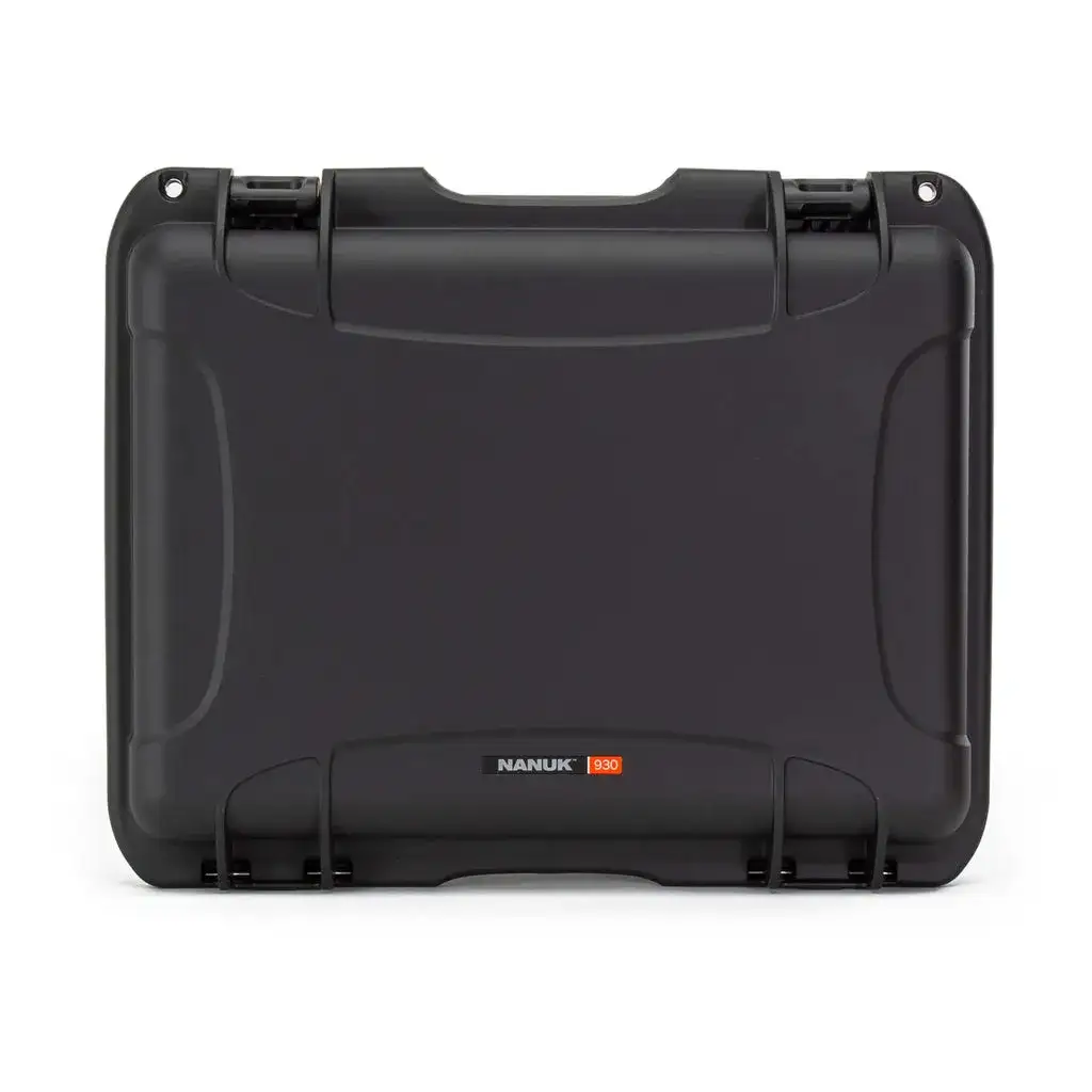 The lightweight JunZhiJia 930 secures bulkier equipment that is sensitive to the elements.