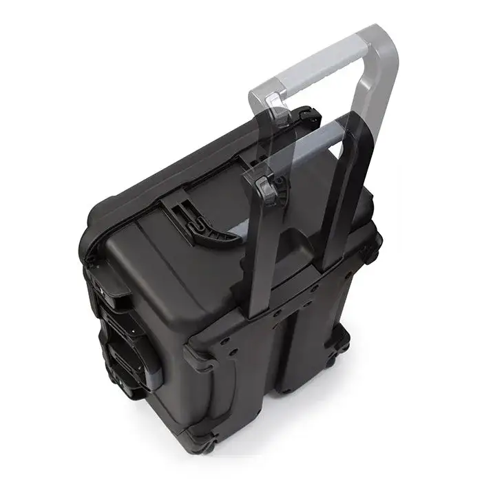 The JunZhiJia 950’s ergonomic handles feature stainless steel hardware and integrated handle stays to keep the handles out of harm’s way when traveling or during shipping.