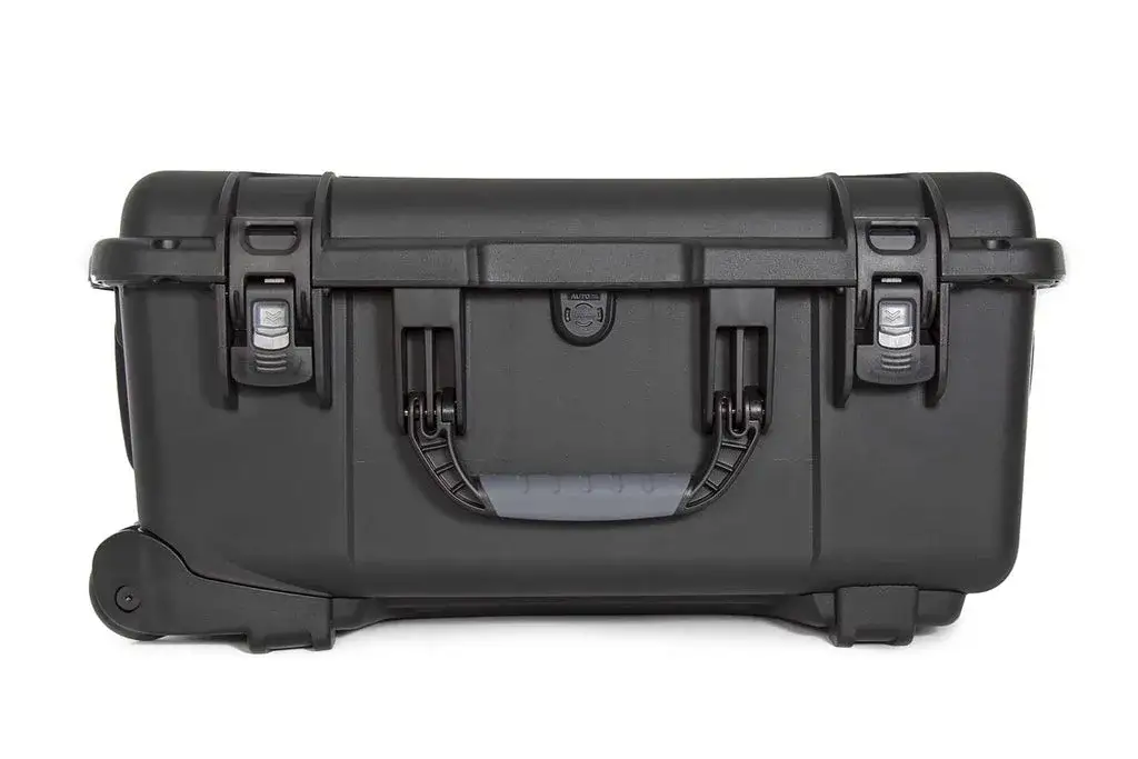 The JunZhiJia 955 protective case comes with three (3) soft grip and ergonomic handles to make it easy to transport.