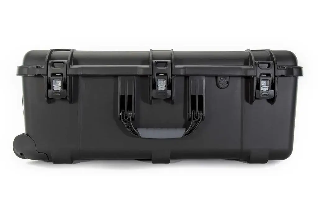 With JunZhiJia’s exclusive locking and latching system, your case stays shut and secured until you are ready to open it.