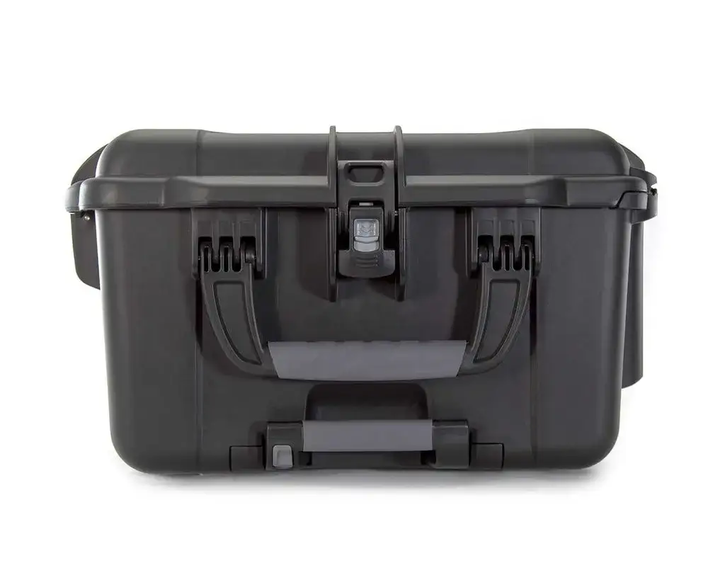 The JunZhiJia 963 protective case comes with three (3) soft grip and ergonomic handles with stainless steel hardware and spring-loaded handles to keep them out of harm’s way when traveling or during shipping.