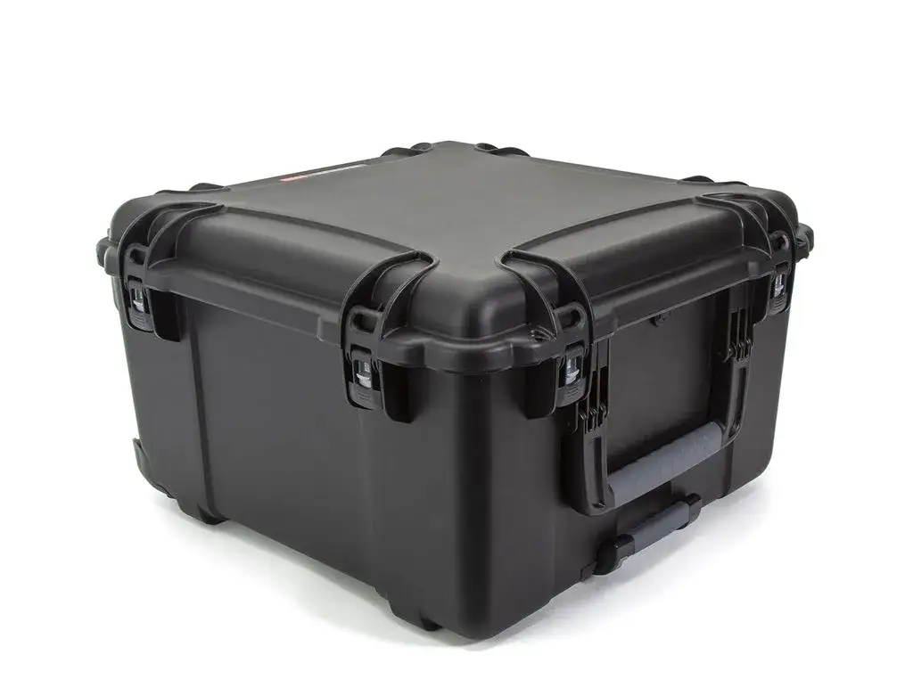 Measuring 24x24x14.2” inside, the JunZhiJia 970 not only offers a maximum level of protection, but it also has a whole lot of storage capacity.