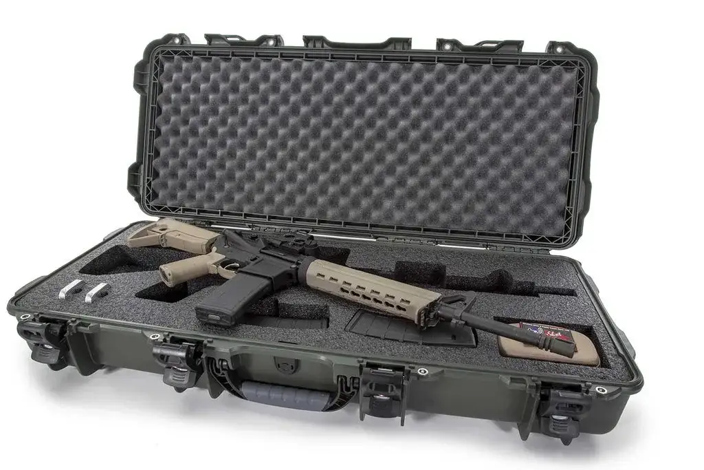 Built to organize, protect, carry and survive tough conditions, the 985 AR15 waterproof hard case is impenetrable and indestructible with a lightweight tough NK-7 resin shell and four (4) PowerLatch latches.