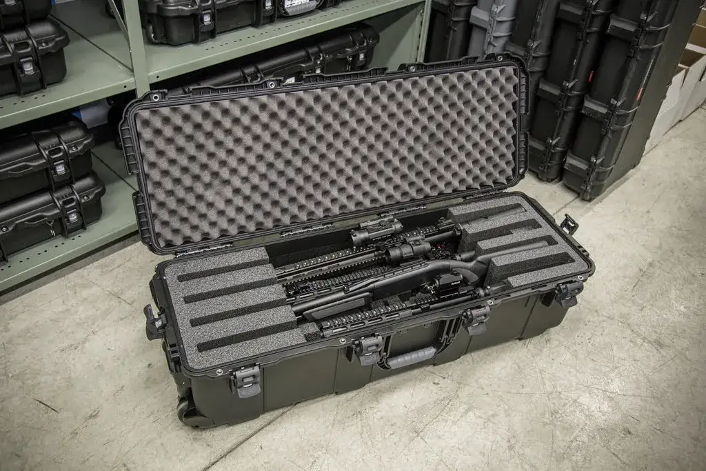 The JunZhiJia 988 4-Up Rifle Case is specifically designed to meet the strict demands of military professionals, law enforcement officers,