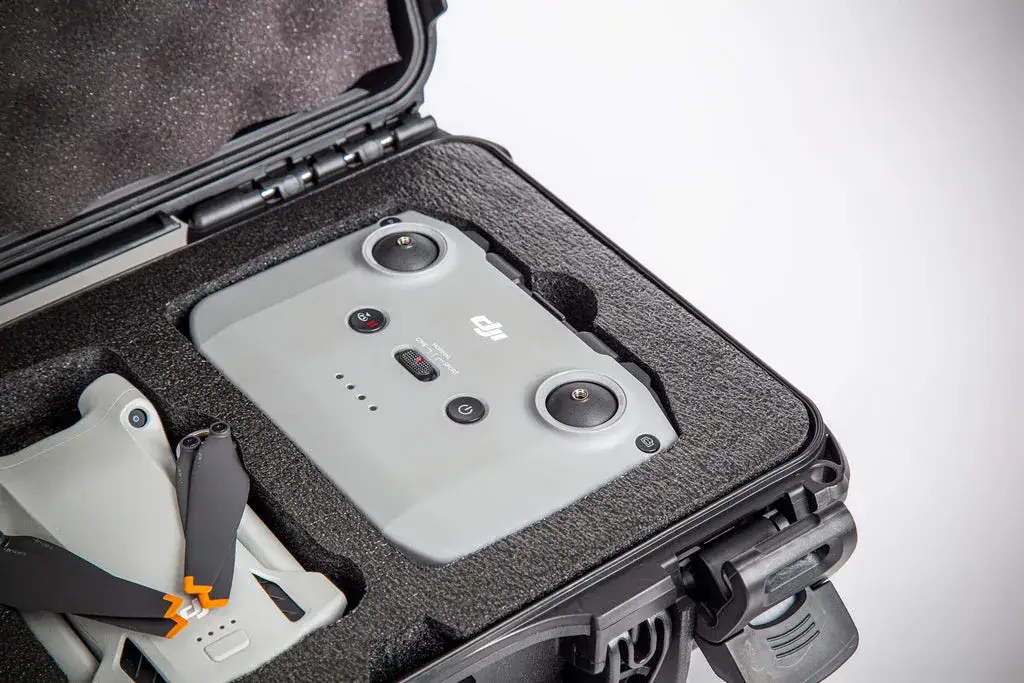 That’s why we built our JunZhiJia 909 DJITM Mini 3 Pro Case. It’s an indestructible safe haven for your new baby.
